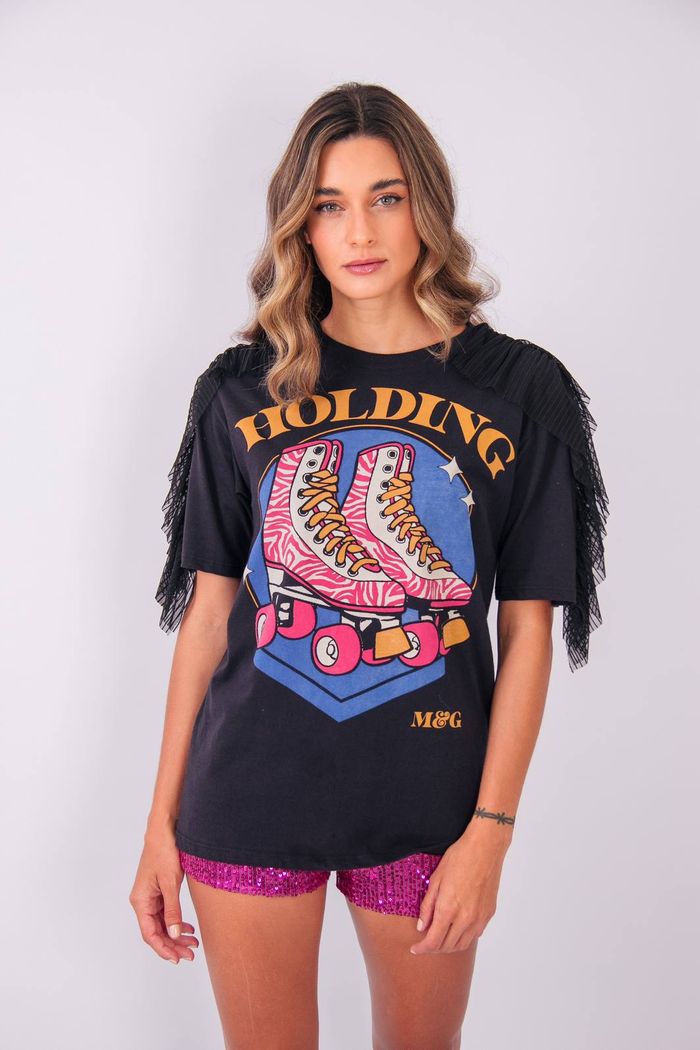 CAMISETA T-SHIRT COM OMBRO EM TULE HOLDING