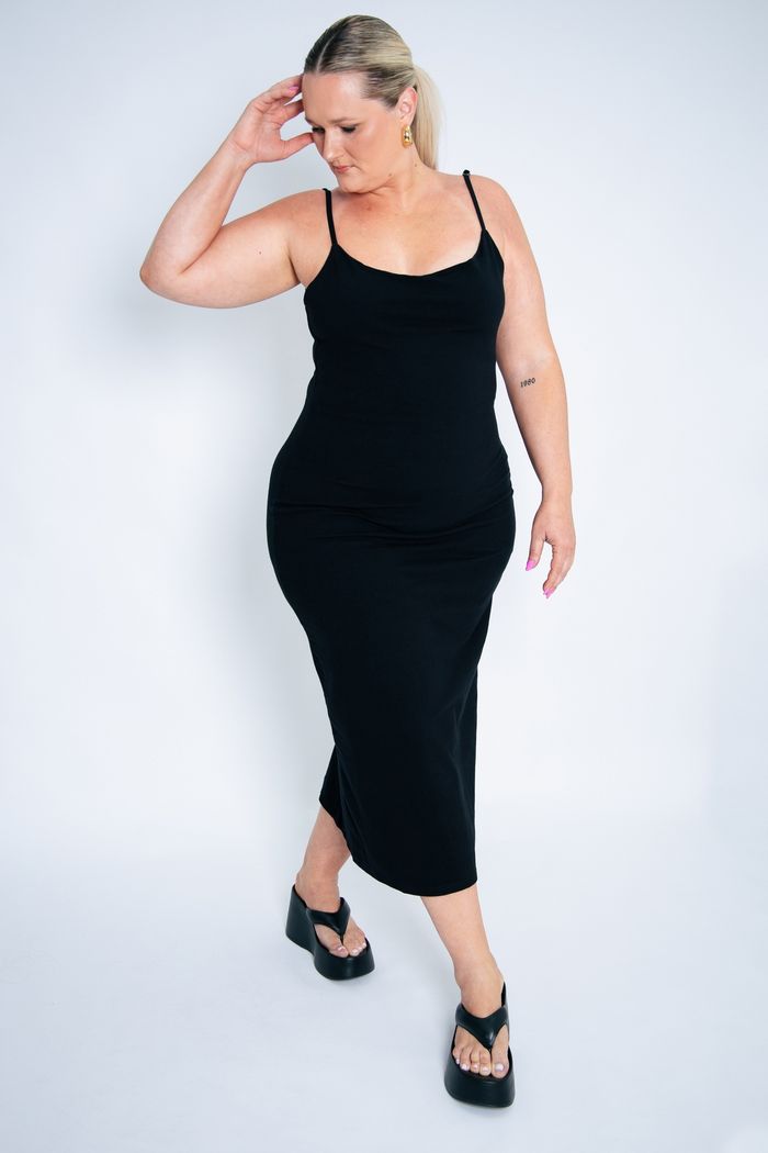 VESTIDO LONGO DE ALCINHA PRETO EM COTTON