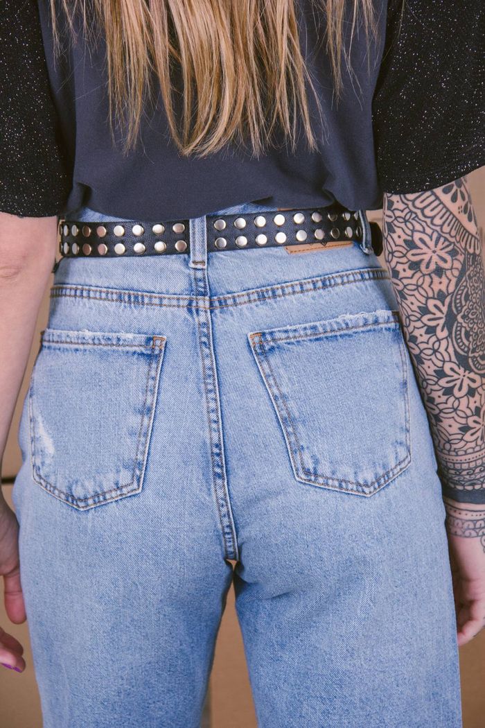 CINTO PRETO TACHAS ROCK