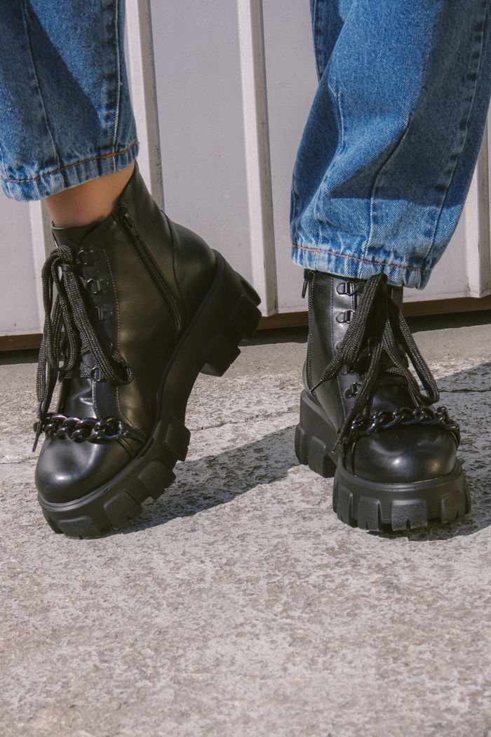 COTURNO ALL BLACK COM CORRENTE