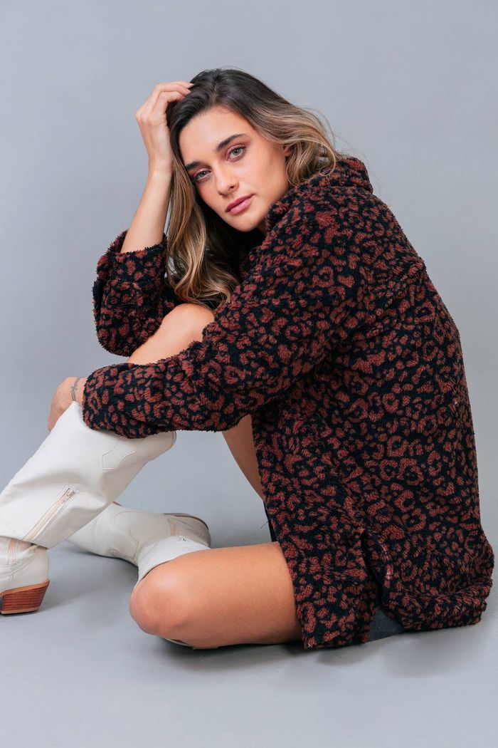 CASACO DE PELÚCIA SHERPA ONCINHA