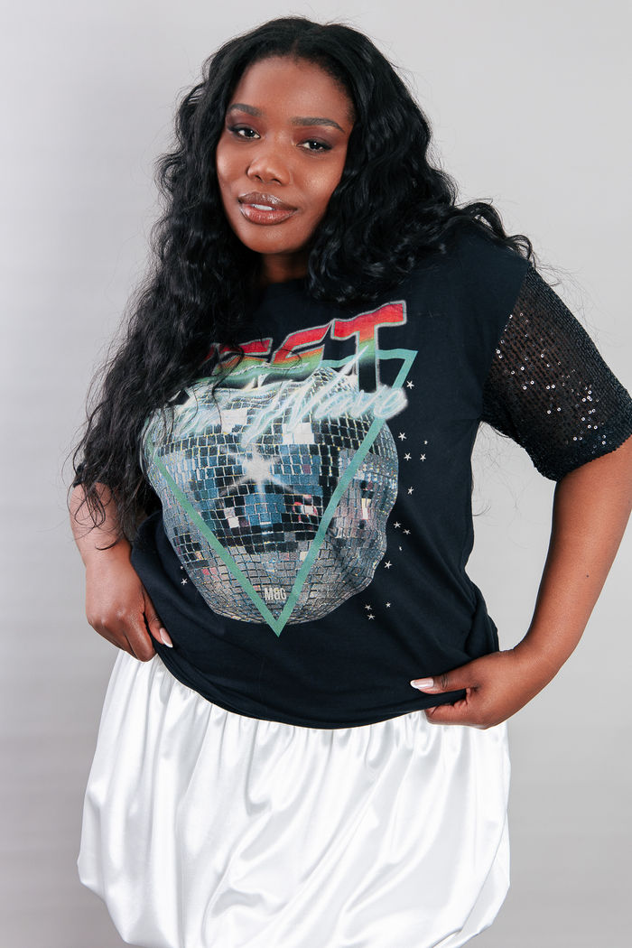 CAMISETA T-SHIRT VINTAGE PRETA COM MANGAS PAETÊS BEST