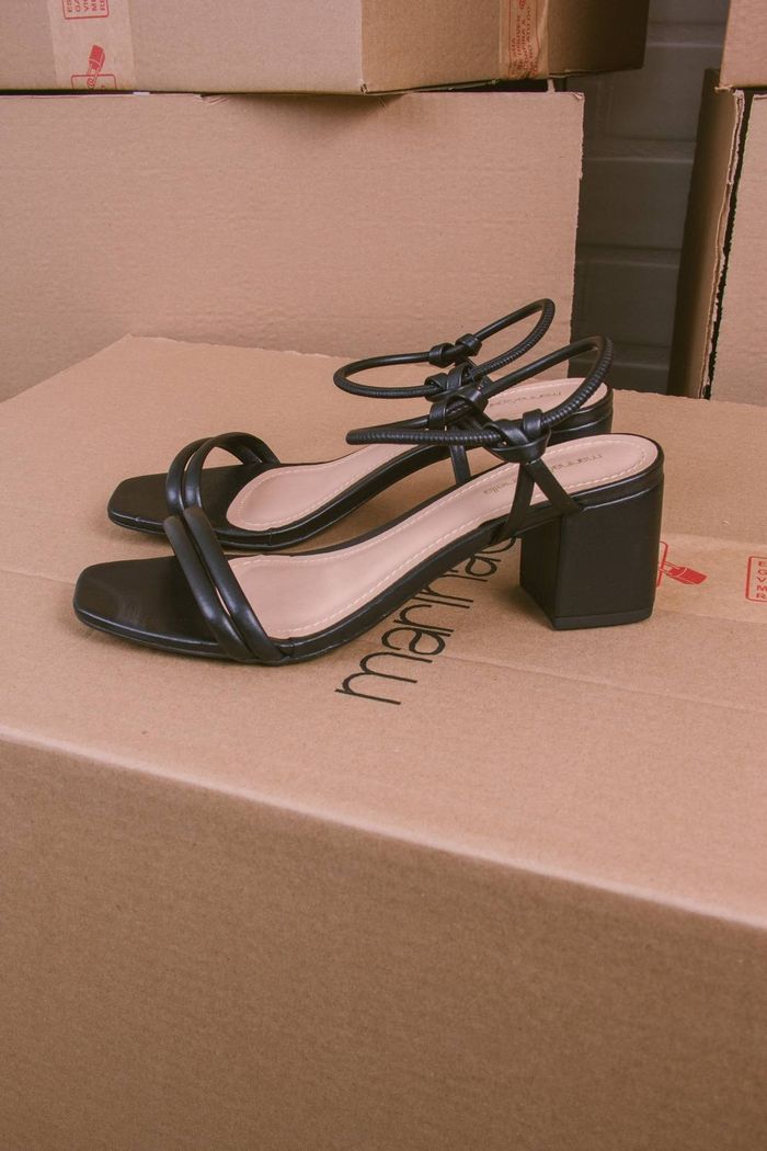 SANDÁLIA BÁSICA LOW PRETA