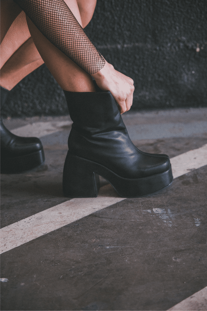 BOTA SALTO ALTO PRETA