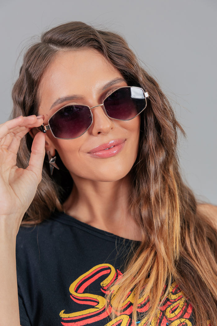 ÓCULOS DOURADO E PRETO HEXAGONAL