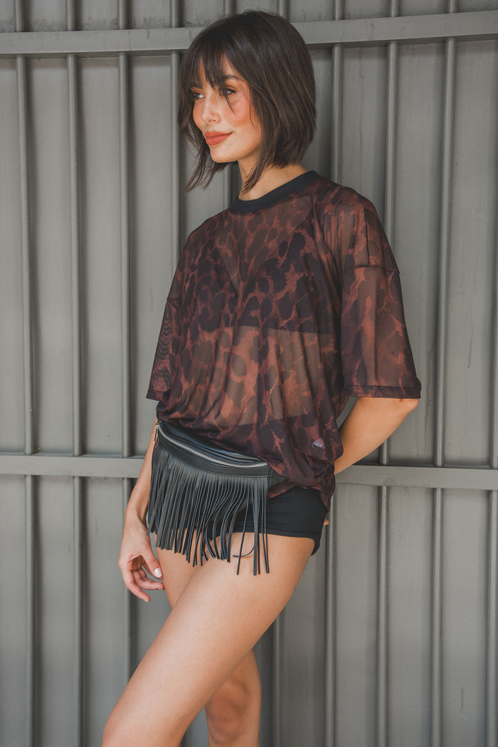 BLUSA T-SHIRT EM TULE ESTAMPADO DE ONÇA