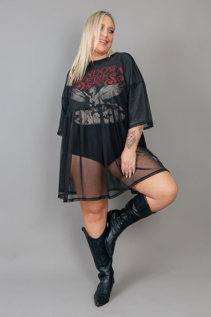 VESTIDO AMPLO DE TULE PRETO BÁSICO