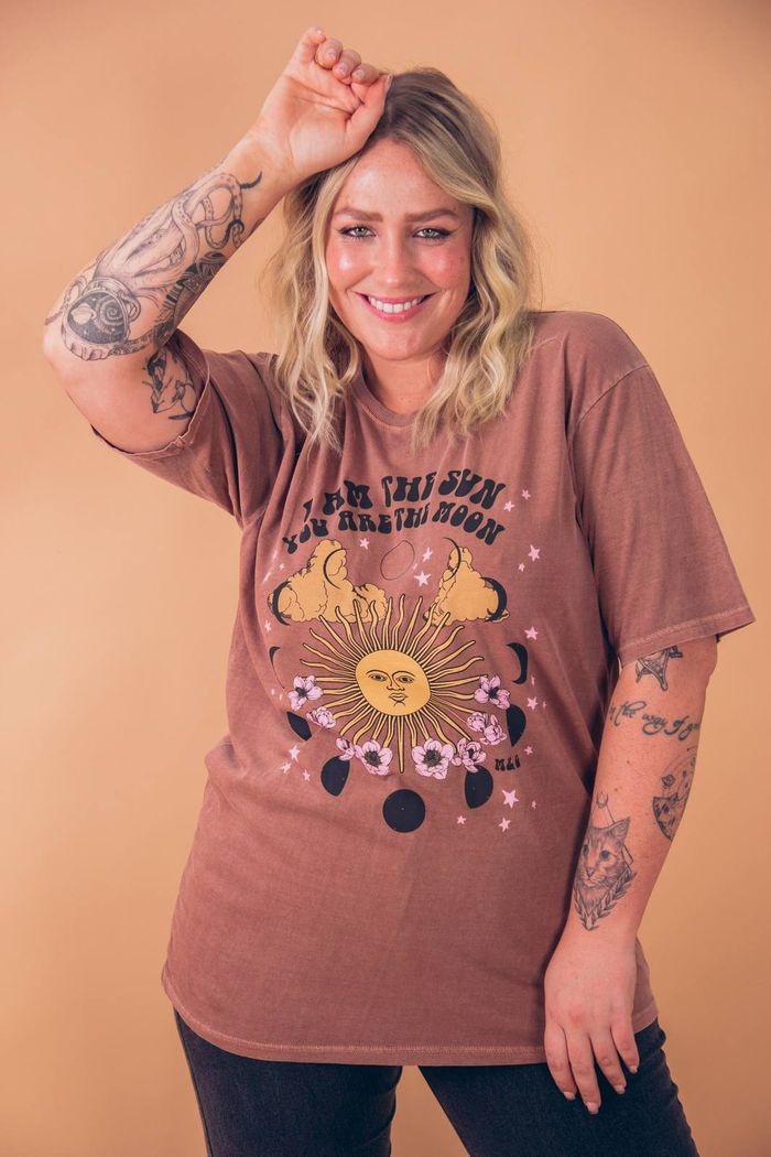 T-SHIRT BOYFRIEND MARROM THE SUN