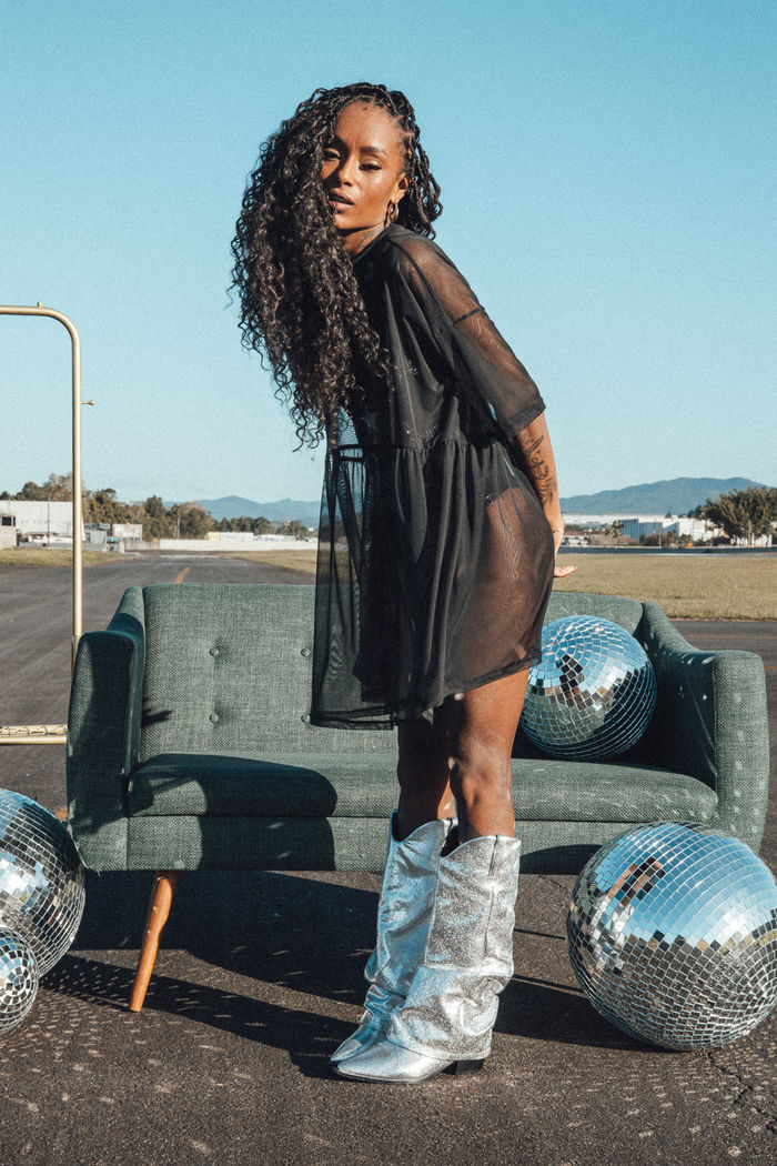 VESTIDO AMPLO DE TULE PRETO BÁSICO