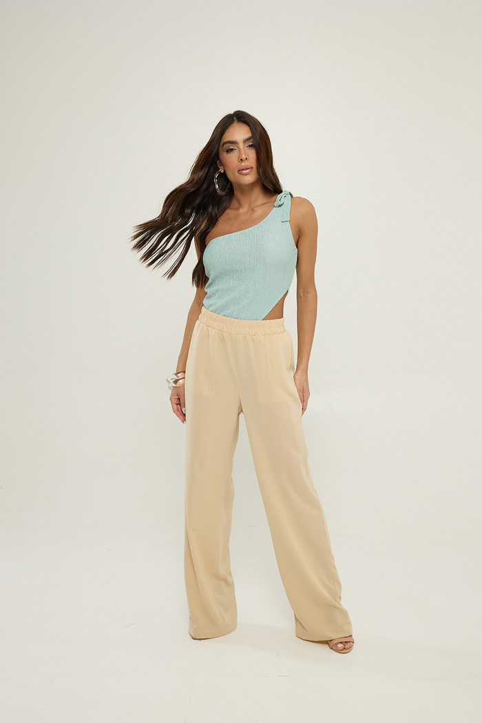 Calca Reta com Bolsos