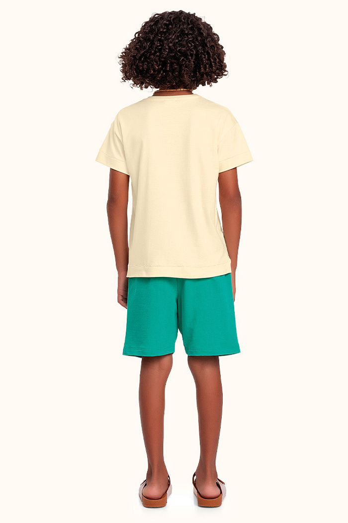 Conjunto camiseta em meia malha e bermuda em moletinho onda