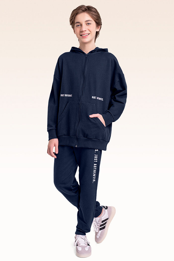 Jaqueta com capuz em moletom