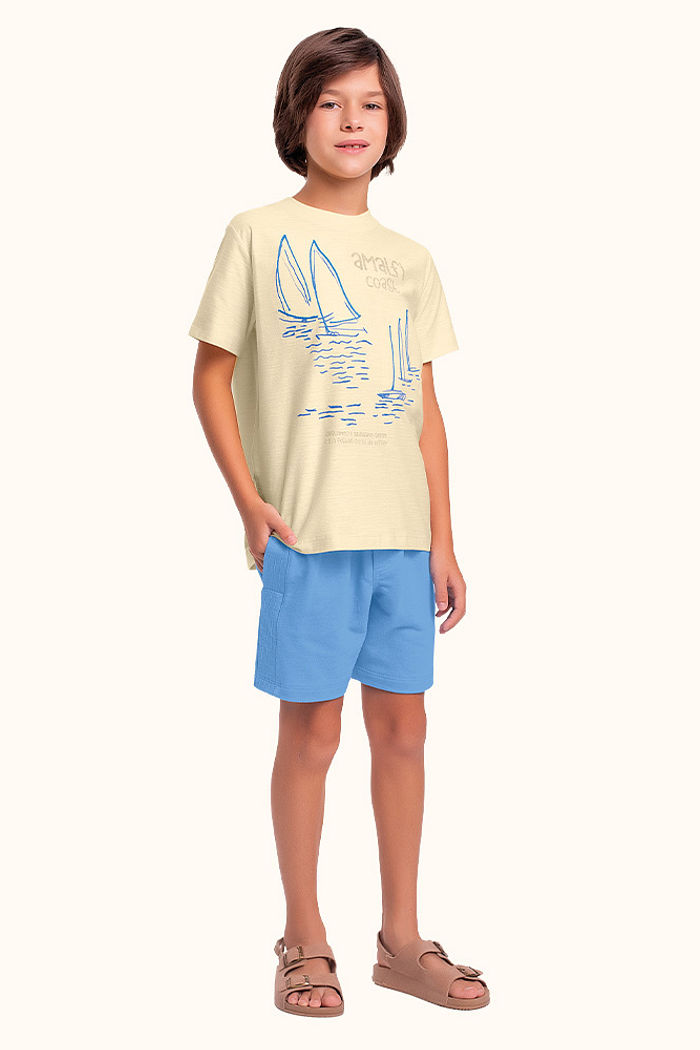 Conjunto camiseta em meia malha flamê e bermuda em moletinho com bordado