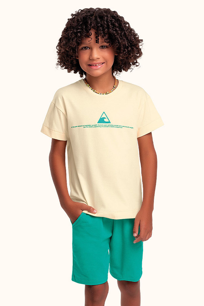 Conjunto camiseta em meia malha e bermuda em moletinho onda