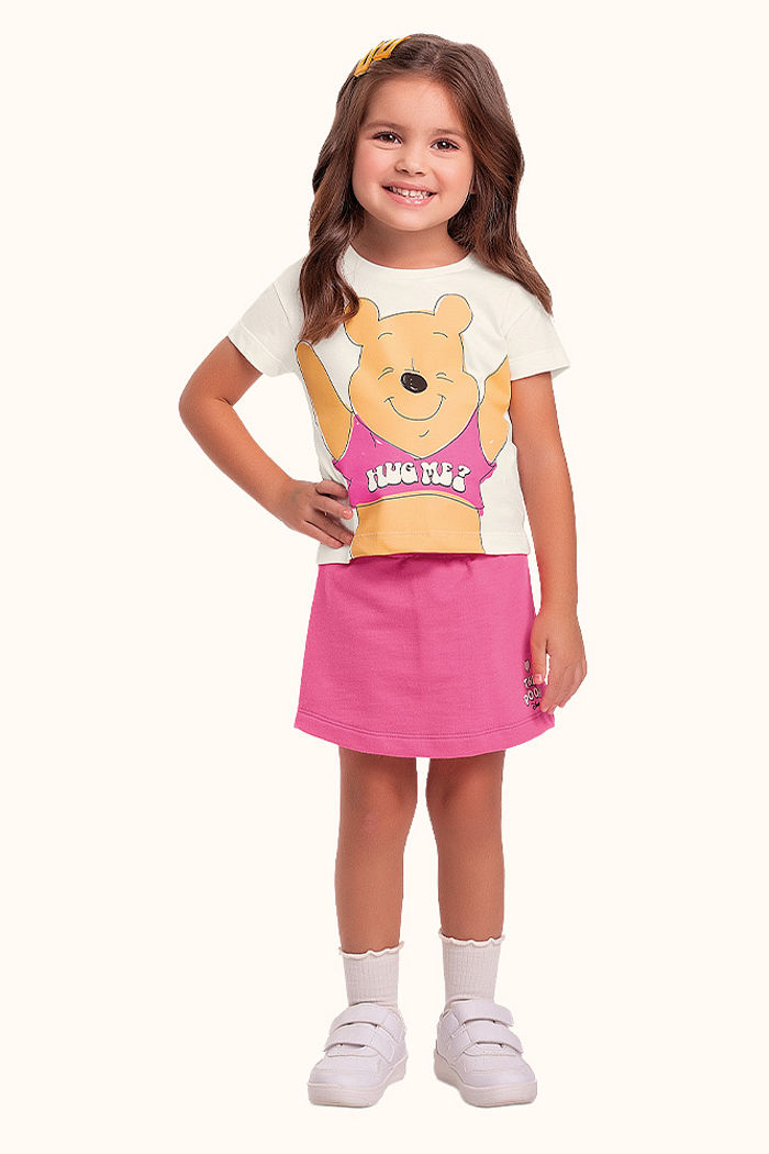 Conjunto blusa em meia malha e short saia em moletinho ursinho pooh