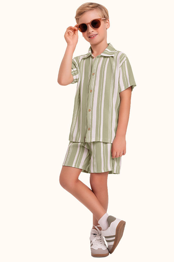 Conjunto camisa e bermuda em tecido air flow listrado