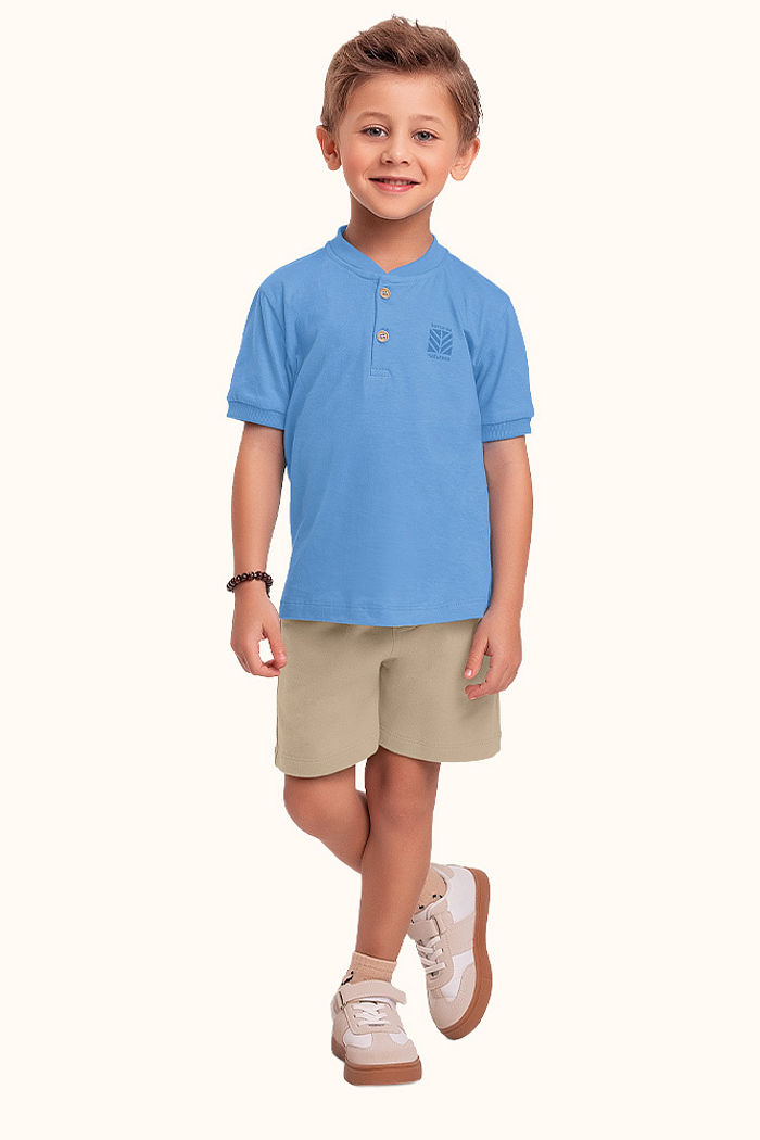 Conjunto em meia malha com abertura com botão funcional e bermuda em moletinho