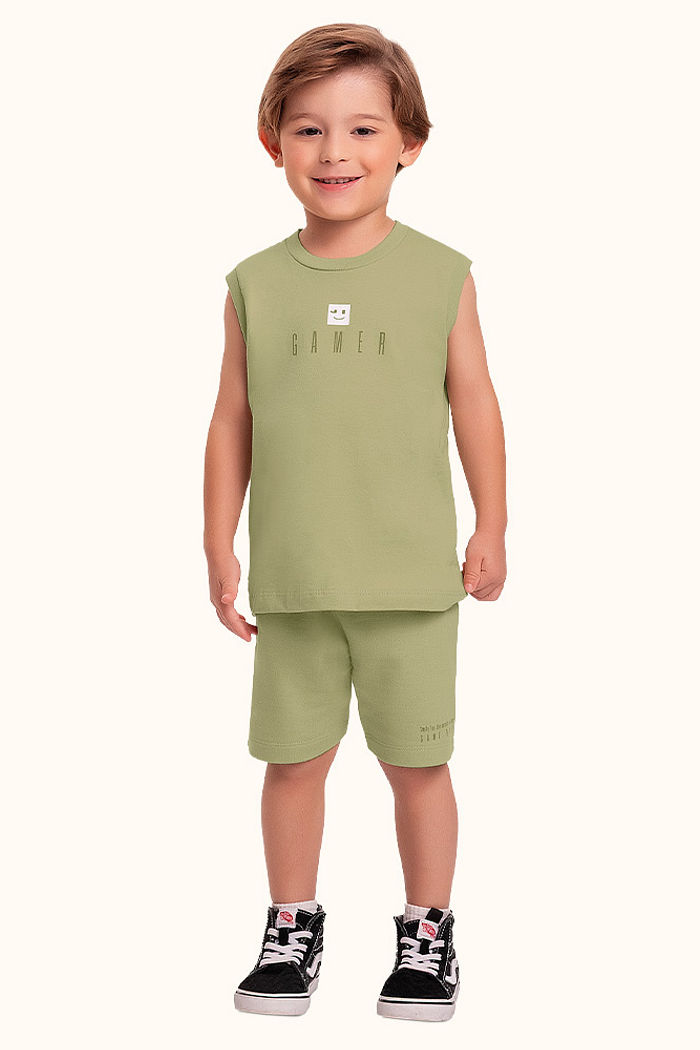 Conjunto camiseta em meia malha e bermuda em moletinho com cadarço decorativo