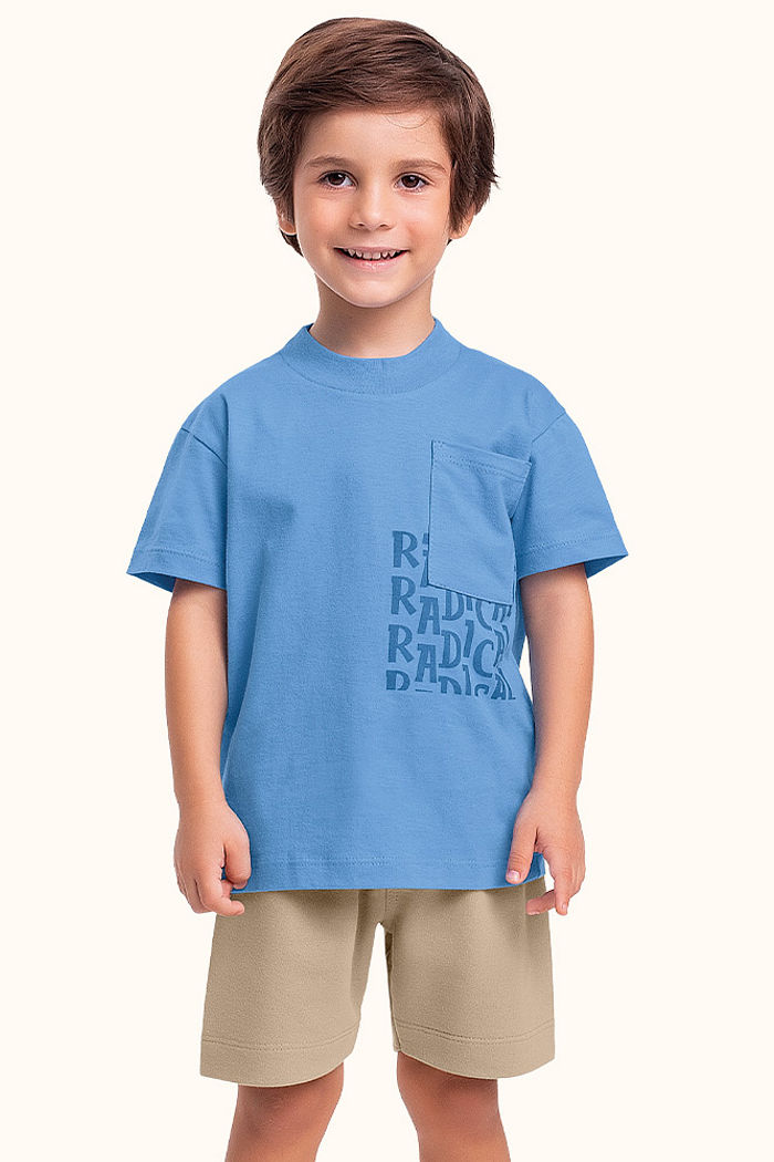 Conjunto camiseta em meia malha com bolso funcional e bermuda em moletinho