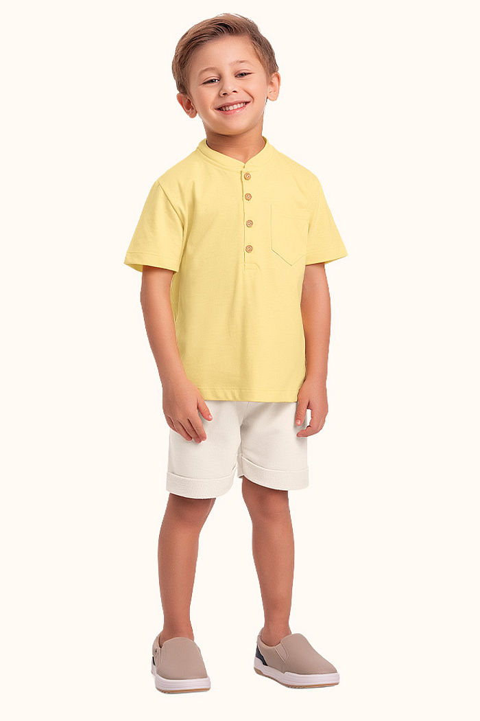 Conjunto camisa gola padre em meia malha e bermuda em moletinho com barra dobrada