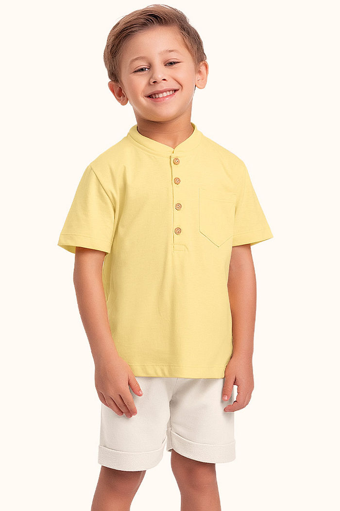 Conjunto camisa gola padre em meia malha e bermuda em moletinho com barra dobrada