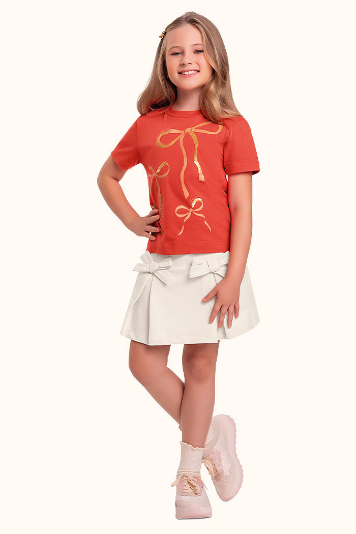 Blusa em meia malha com bordado em lantejoula