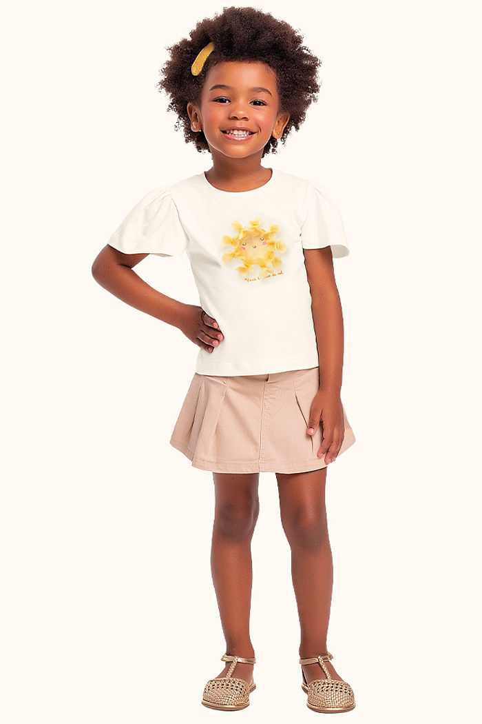 Blusa de algodão leve com glitter e aplique decorativo