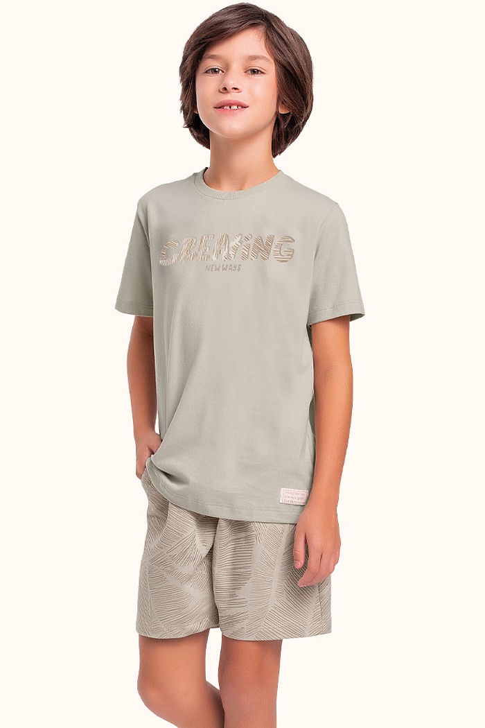 Conjunto camiseta em meia malha e bermuda em moletinho folhas