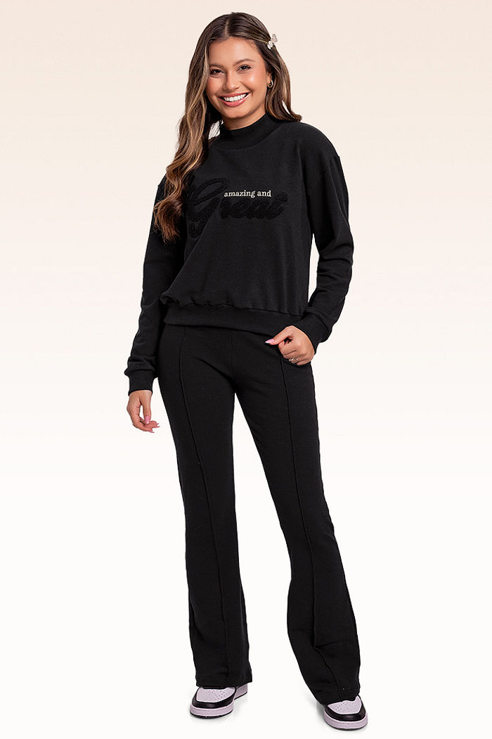 Blusão em moletom bordado