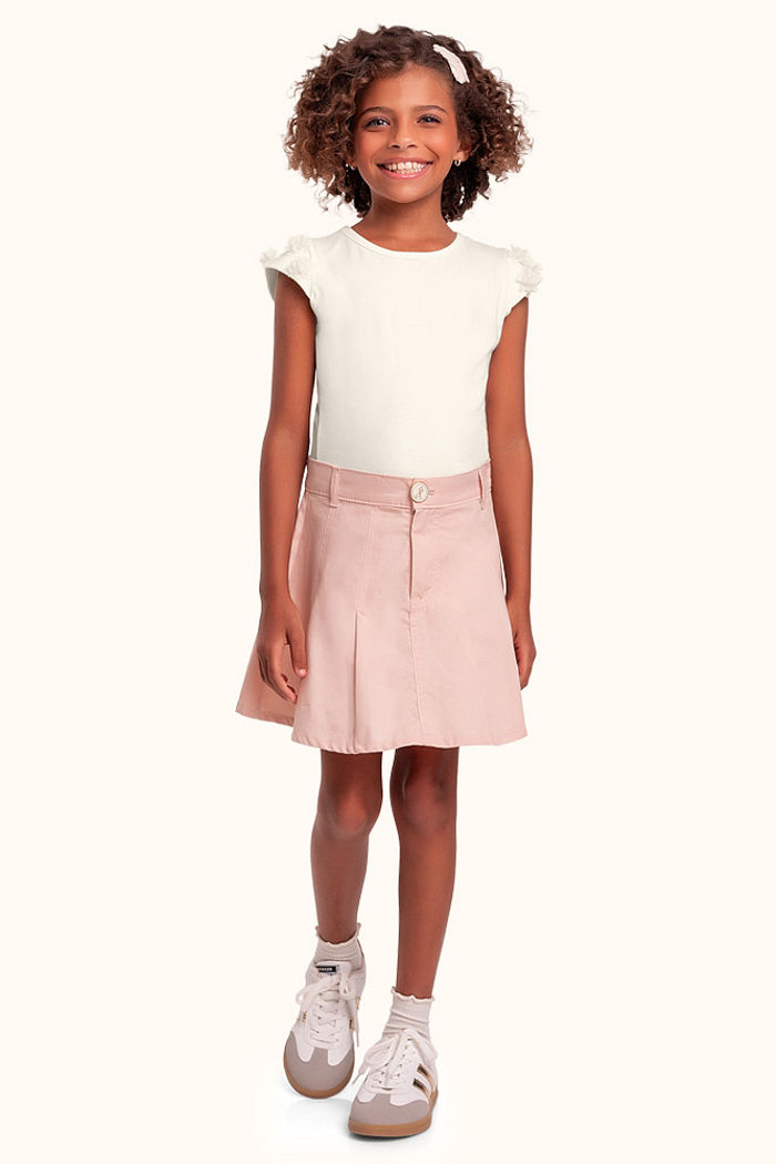 Blusa em cotton leve com aplique decorativo