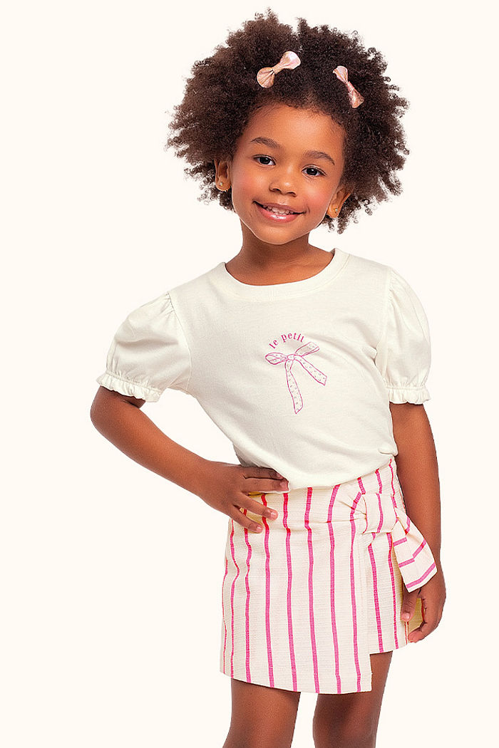 Conjunto verão blusa/short saia com laço decorativo em aplique de strass