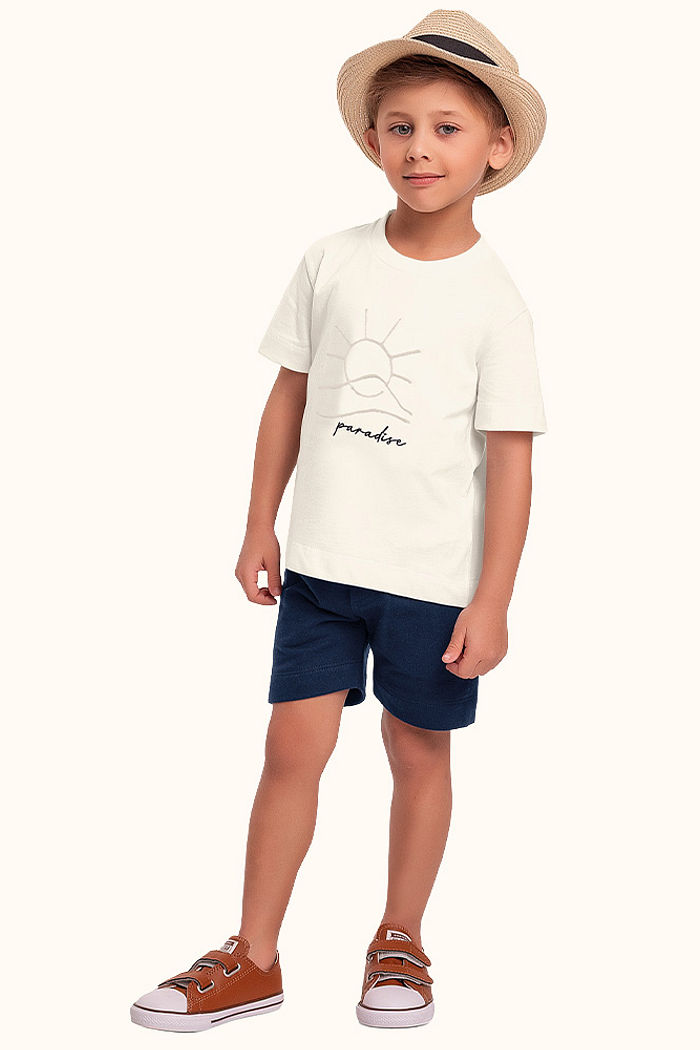 Conjunto camiseta em meia malha e bermuda em moletinho com bordado