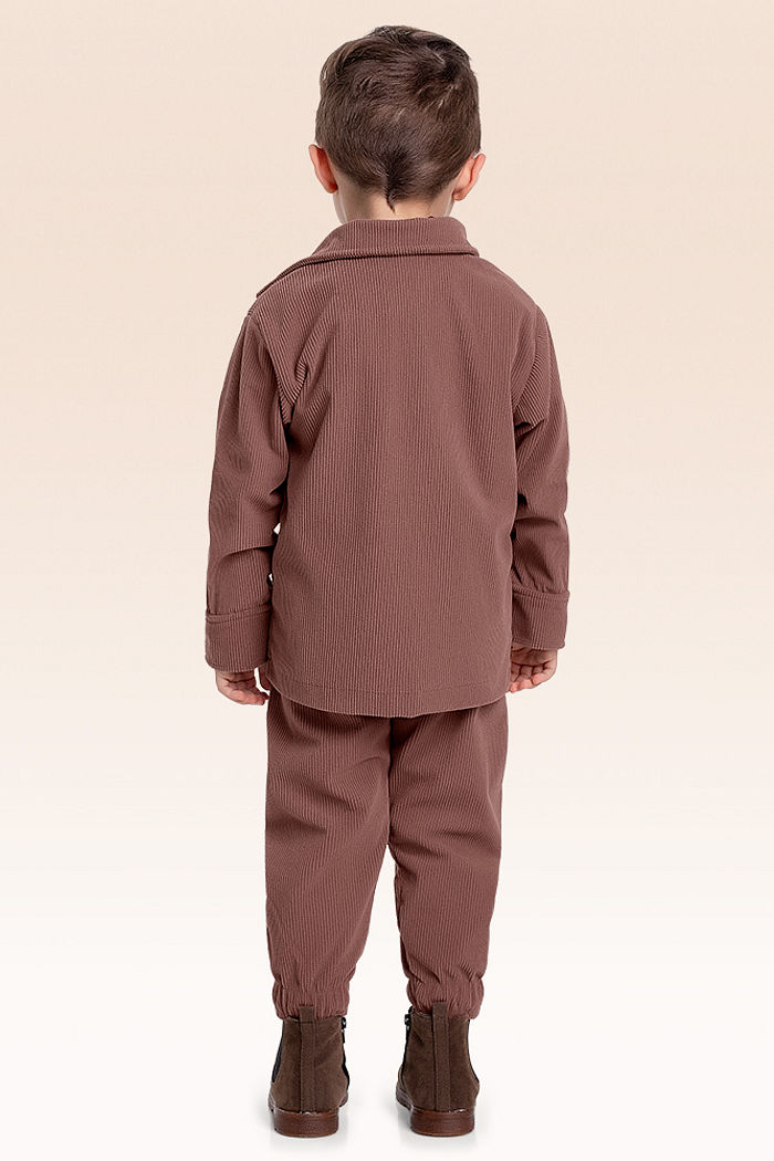 Casaco aberto com botões