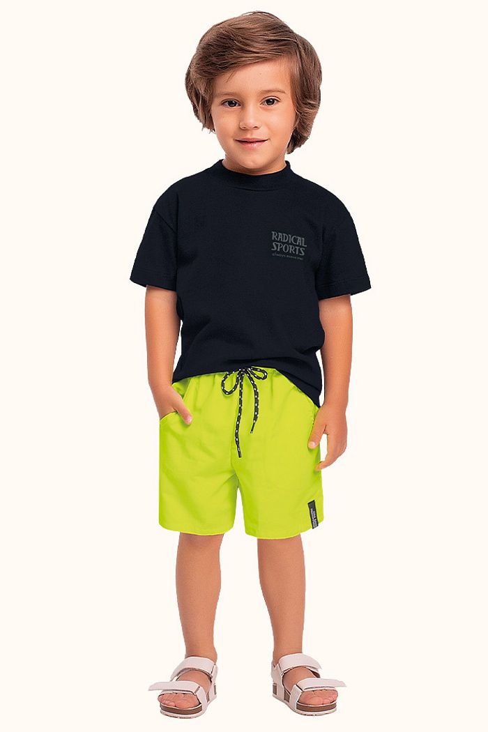 Conjunto camiseta em meia malha e bermuda em microfibra com cadarço decorativo