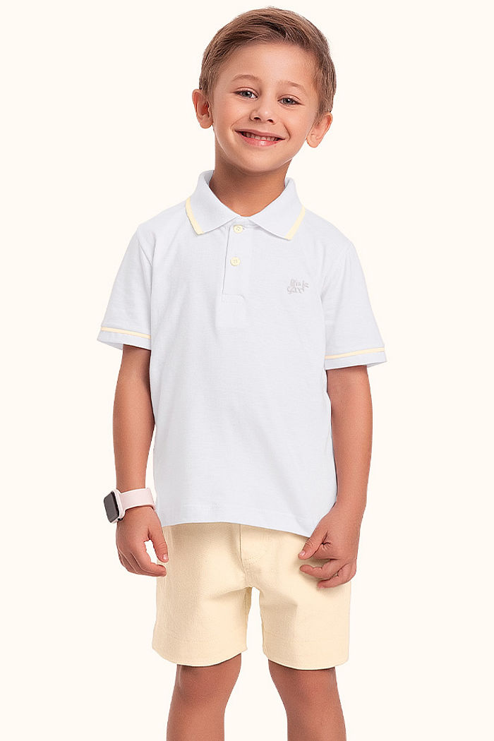 Conjunto camisa polo em meia malha e bermuda em sarja com bordado
