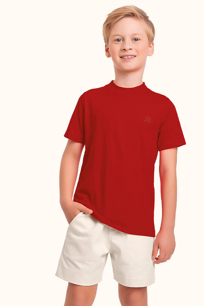 Conjunto camisa em meia malha e bermuda em sarja com bordado