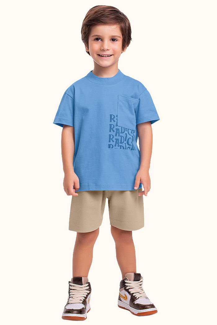 Conjunto camiseta em meia malha com bolso funcional e bermuda em moletinho