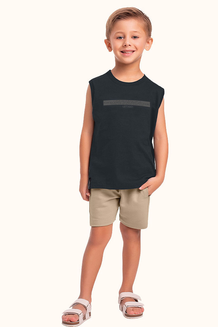 Conjunto regata em meia malha e bermuda em moletinho com bolso funcional