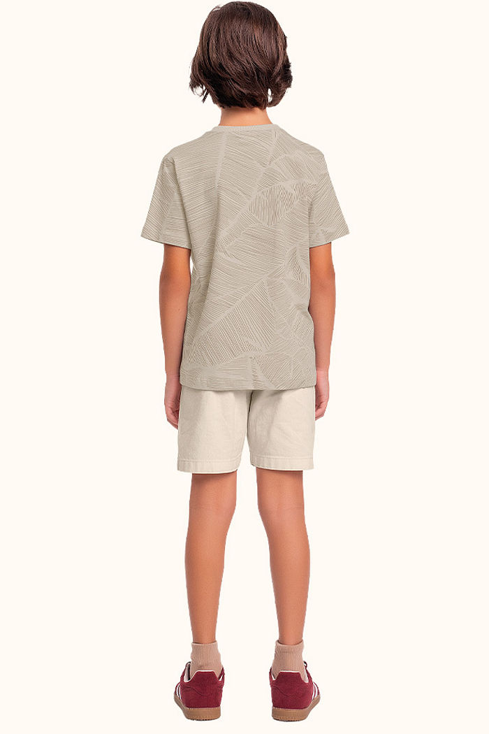 Camiseta em meia malha com relevo em 3d