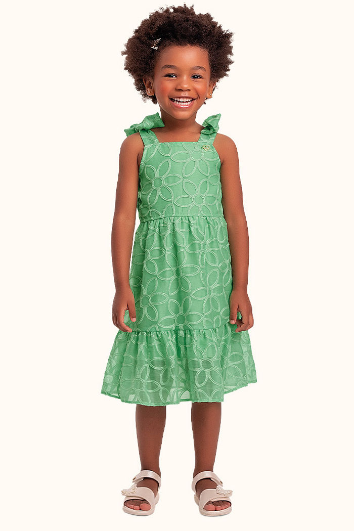 Vestido em tule bordado de alcinha