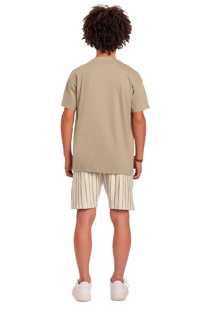 Conjunto camiseta com relevo em 3d e bermuda em moletinho