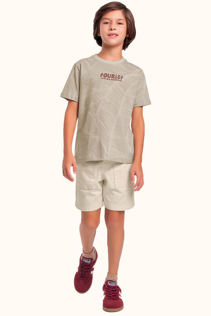 Camiseta em meia malha com relevo em 3d