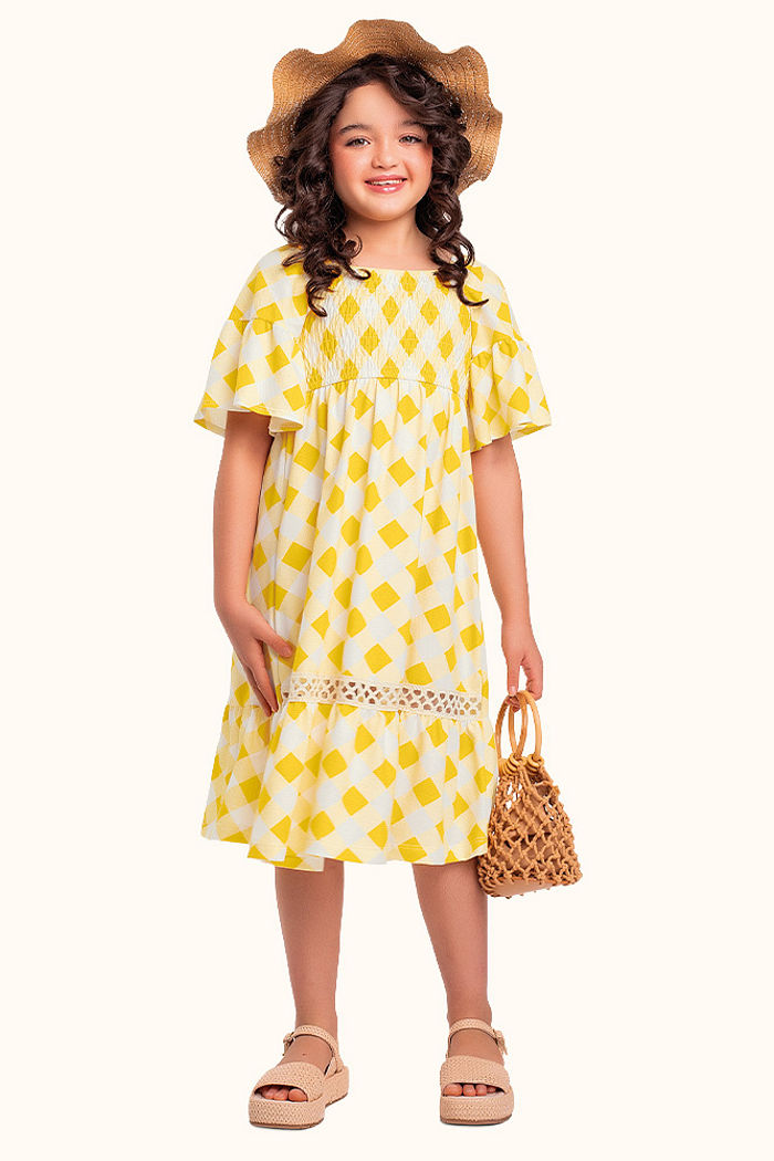 Vestido em malha favo com lastex e detalhe em renda