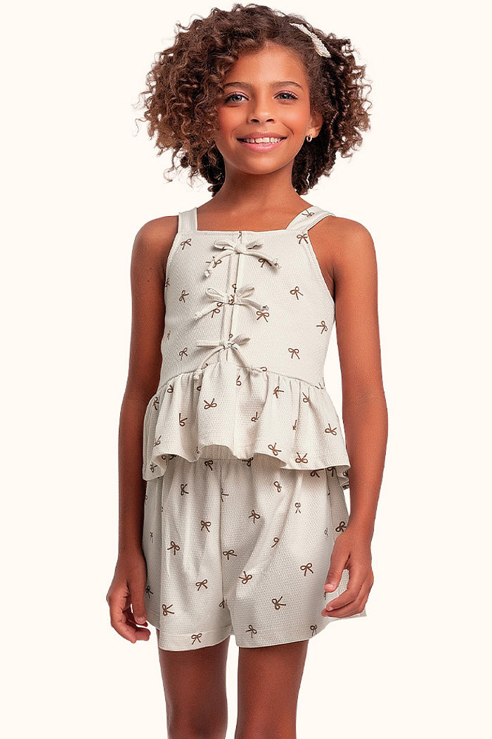 Conjunto blusa/short em malha favo laços