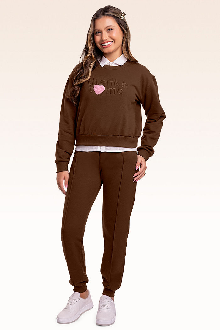 Conjunto blusão e calça em moletom