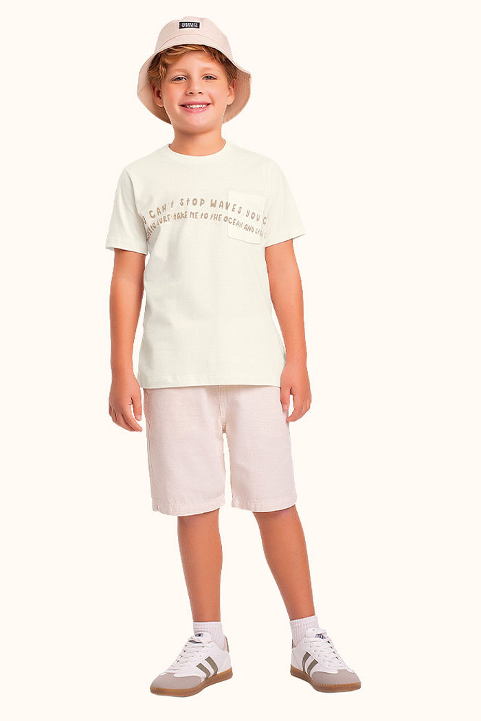 Camiseta em meia malha com bolso funcional