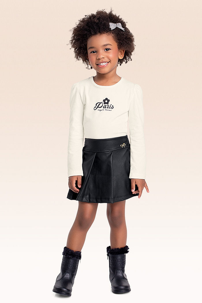 Conjunto blusa manga longa e shorts saia