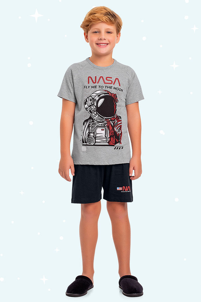 Conjunto pijama camiseta e bermuda Nasa brilha no escuro