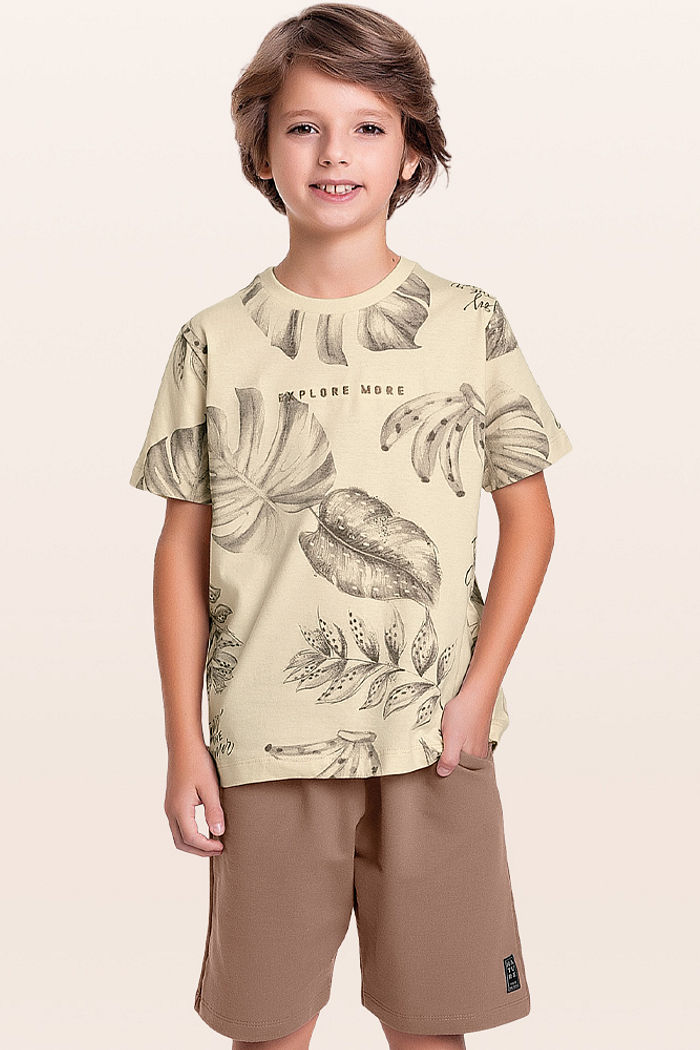 Conjunto camiseta e bermuda folhagem