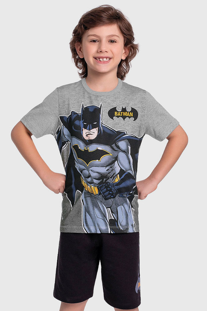 Conjunto camiseta batman e bermuda em moletinho